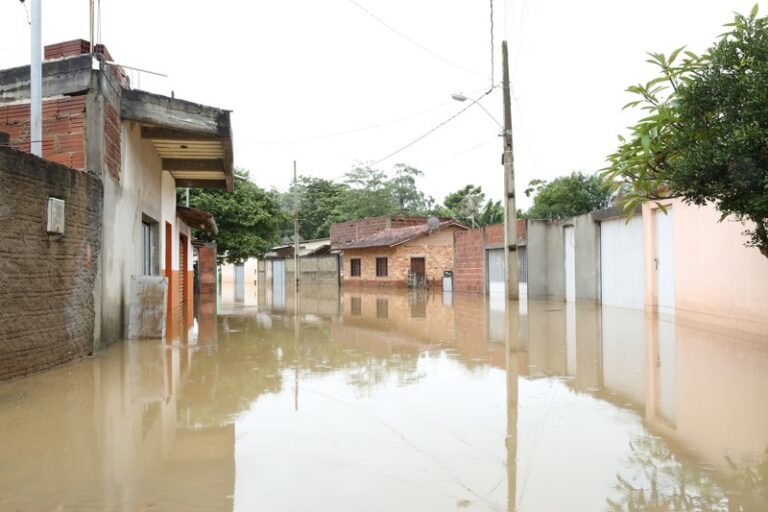 Confira dicas da Cemig sobre segurança com a rede elétrica durante enchentes 