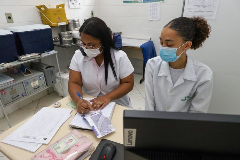 Vacina contra o HPV: meninos e meninas de 9 a 14 anos devem ser imunizados 