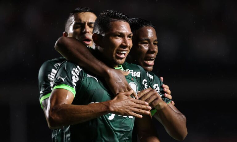 Palmeiras derrota Santos com facilidade no Morumbi