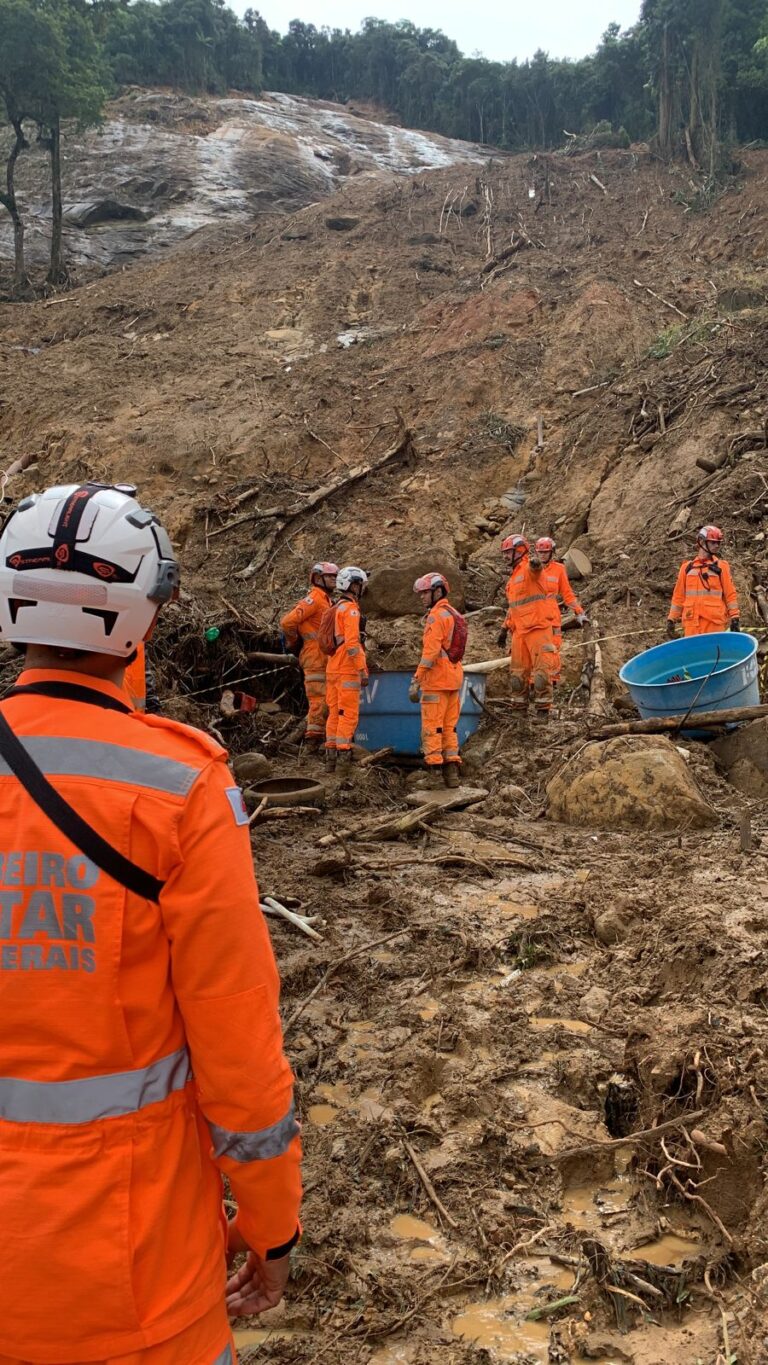 Bombeiros de Minas vão ajudar nas buscas após terremoto na Turquia