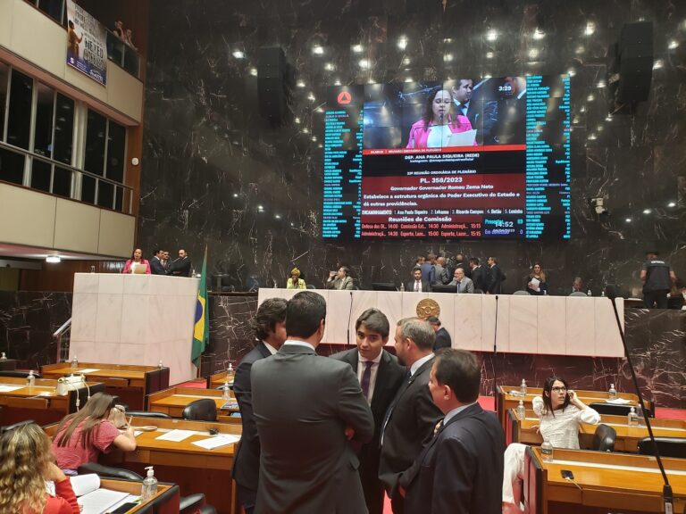 Reforma administrativa é aprovada em Plenário