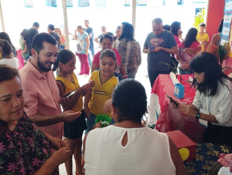 Feira de ideias: Professores de Ferros apresentaram projetos sobre empreendedorismo nesta quarta-feira