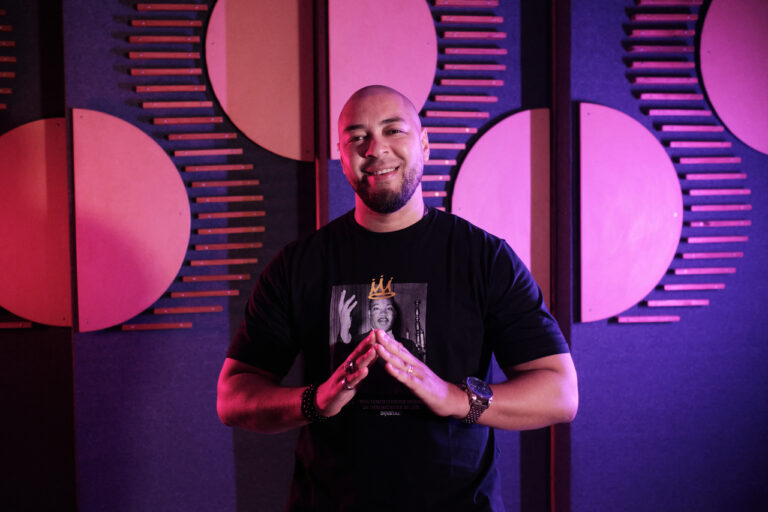 Ton Carfi apresenta ao público o álbum “Pontes 2”, trap para alcançar o coração de todos