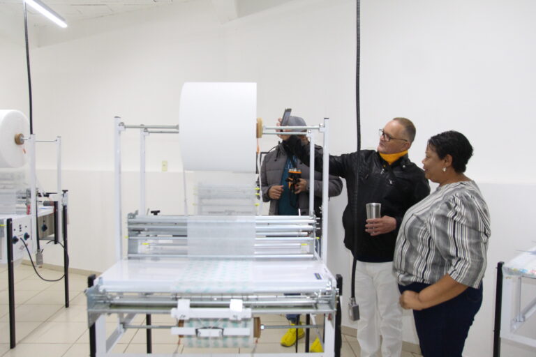 Fábrica de fraldas e absorventes é inaugurada no bairro Pedreira