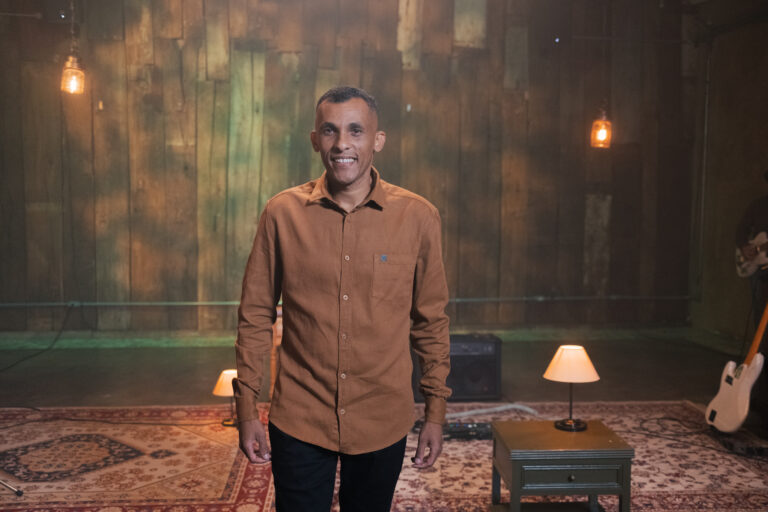 George de Paula em “Ser Humano” – Adorando a Deus a despeito da dor