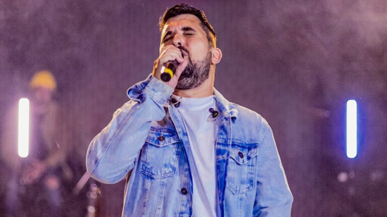 Alex Xavier lança sua primeira canção “Povo Barulhento” pela Bless Music