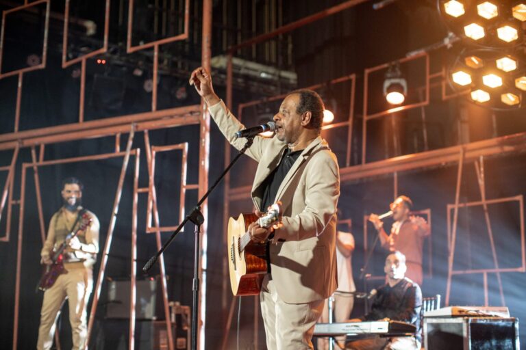 “Canto de Vitória”, uma canção de Adhemar de Campos para adorar e se alegrar na presença de Deus