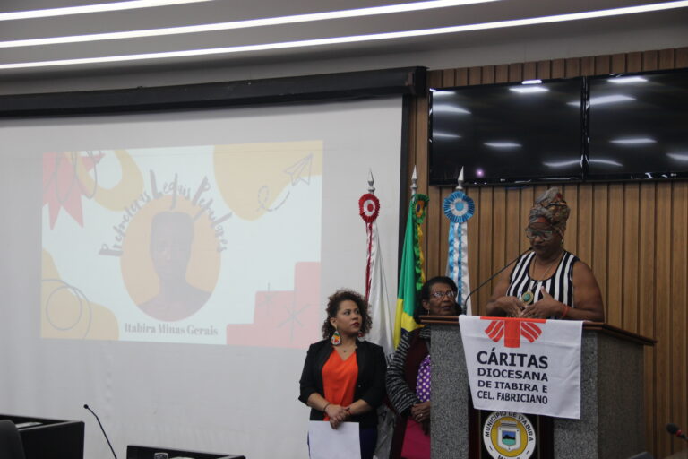 Promotoras Legais Populares fazem uso da tribuna para falar do dia da mulher negra Latino-Americana e Caribenha. 