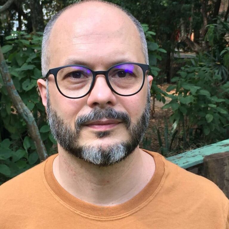 Juliano Spyer inspira senso de comunidade cristão de maneira leve e divertida