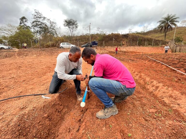 Prefeitura instala kits de irrigação para agricultores