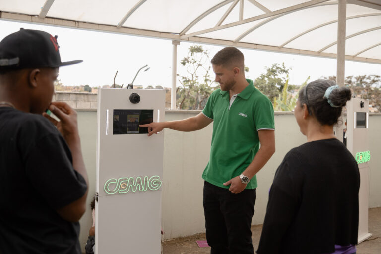 Programa de voluntariado da Cemig beneficia cerca de 800 pessoas durante o Dia V  