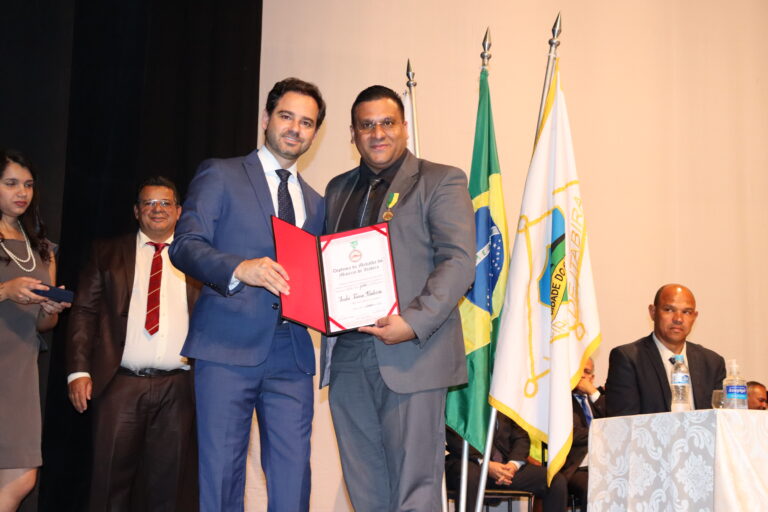 André Viana recebe homenagem na Câmara Municipal -Indicação de Neidson Freitas