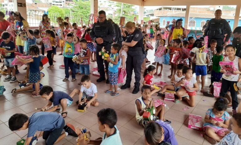 Mais de 6 mil brinquedos produzidos por detentos são doados para crianças de diversas regiões de Mina