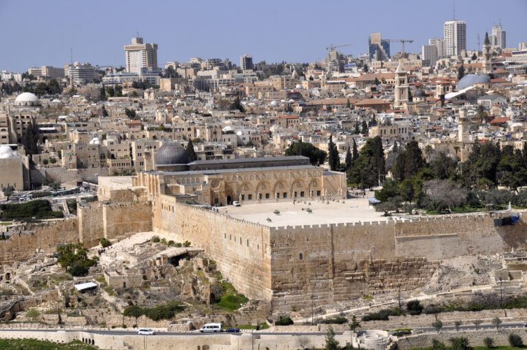 Mísseis são lançados em Israel