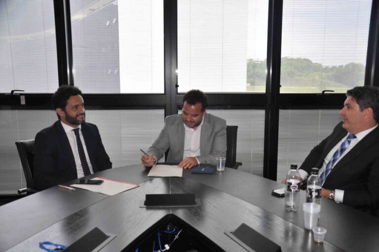 Governo de Minas firma parceria para aumentar eficiência do transporte no estado