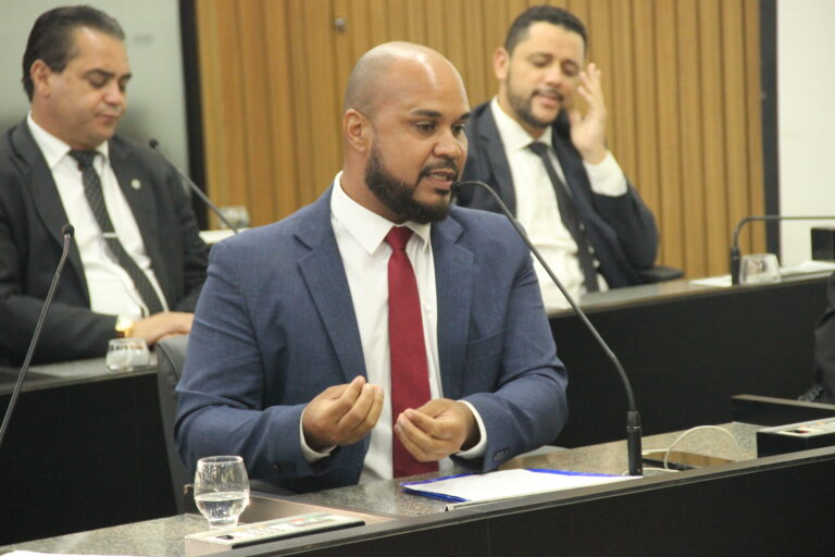 Proposta de emenda que direciona recurso para a realização de cirurgias eletivas será votada nesta  terça (21) .