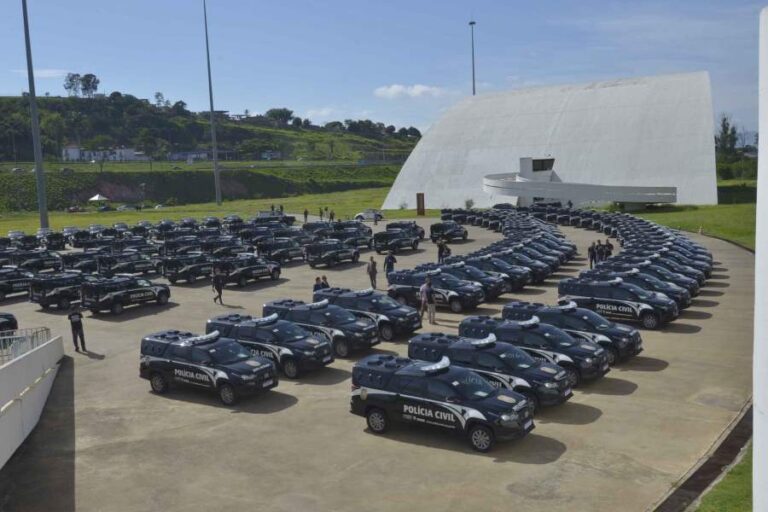 Governo de Minas entrega 190 novas viaturas à Polícia Civil