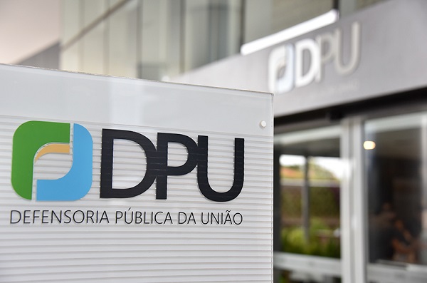 DPU pede que INSS não exija documento com foto de crianças hipervulneráveis