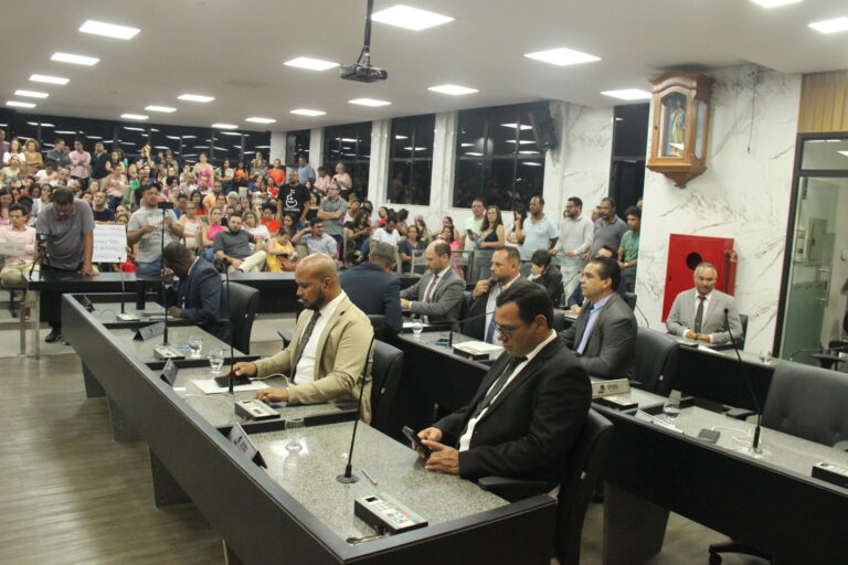 Plano de Cargos e Estatuto dos Servidores é aprovado por unanimidade.