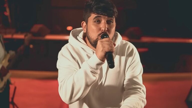 Alex Xavier clama por mais de Deus em seu novo single pela Bless Music “Enche-me”