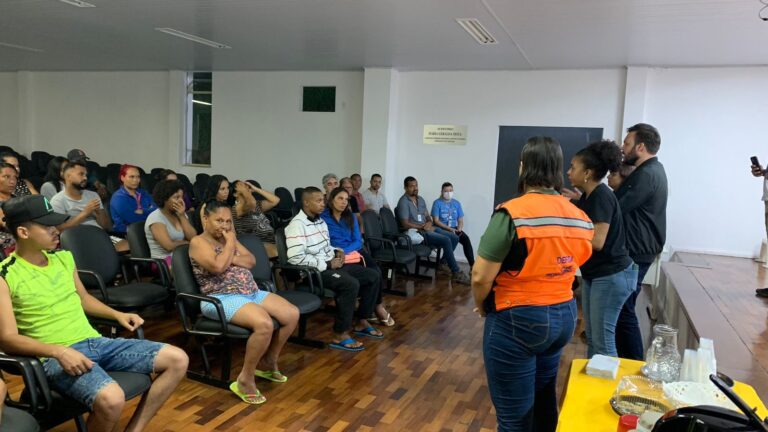 Prefeitura emite nota sobre alagamento no bairro Fênix