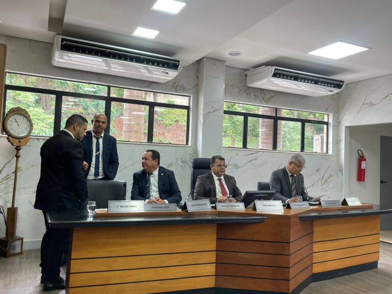 Câmara de Itabira – Plano de Cargos e Estatuto são aprovados em segunda discussão e votação. 