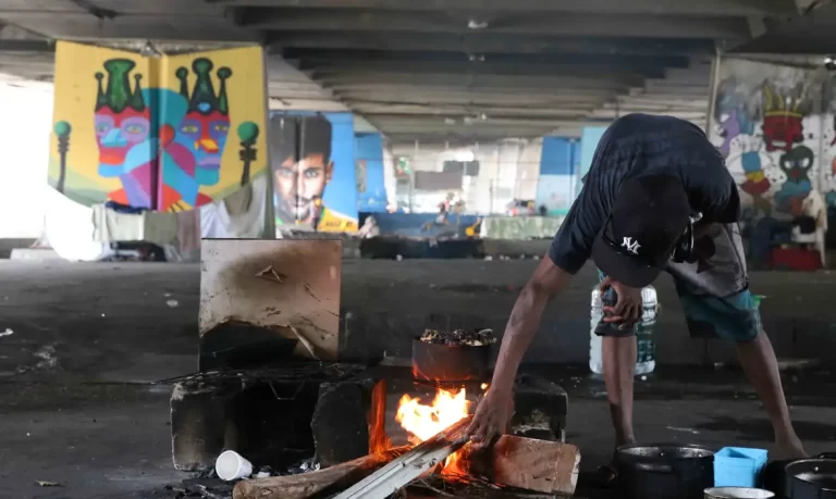 Uma em cada quatro pessoas em situação de rua vive na cidade de SP