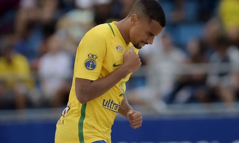 Rodrigo e Adriele são escolhidos melhores do mundo no Beach Soccer