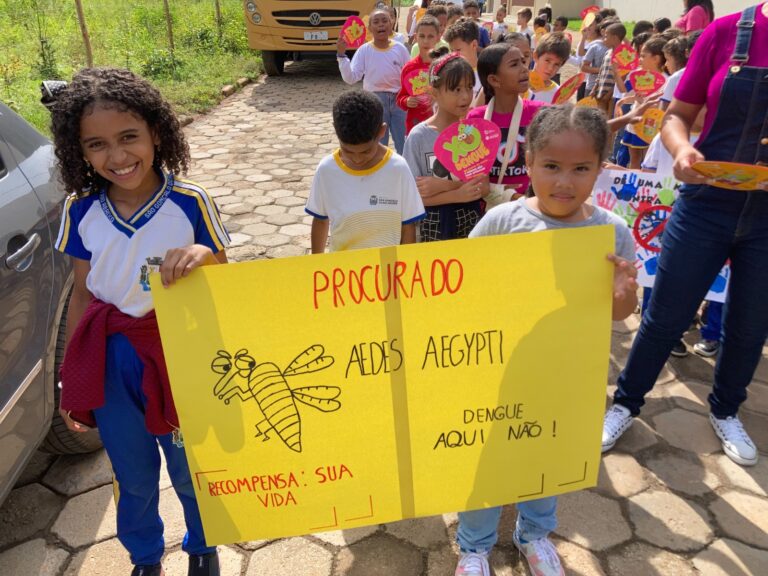 Escola de Tempo Integral do Recreio realiza passeata para chamar a atenção sobre os perigos da Dengue   