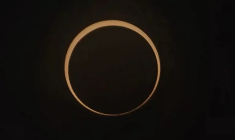 Eclipse total do Sol acontece na segunda; saiba como ver pela internet