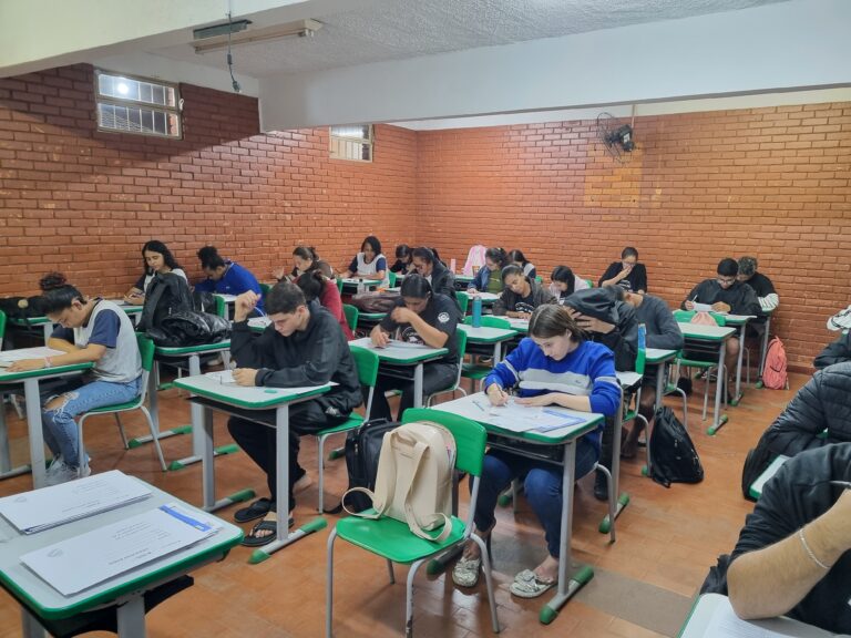 Governo de Minas realiza 2° Simulado Enem MG para cerca de 190 mil estudantes da rede pública estadual