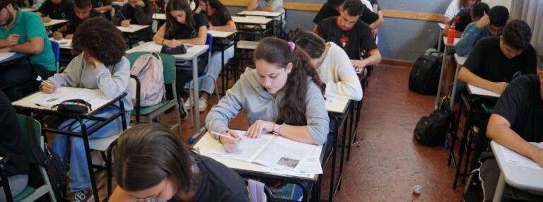 Governo de Minas investe R$ 25 milhões para garantir transporte e hospedagem a estudantes que farão o Enem 2024
