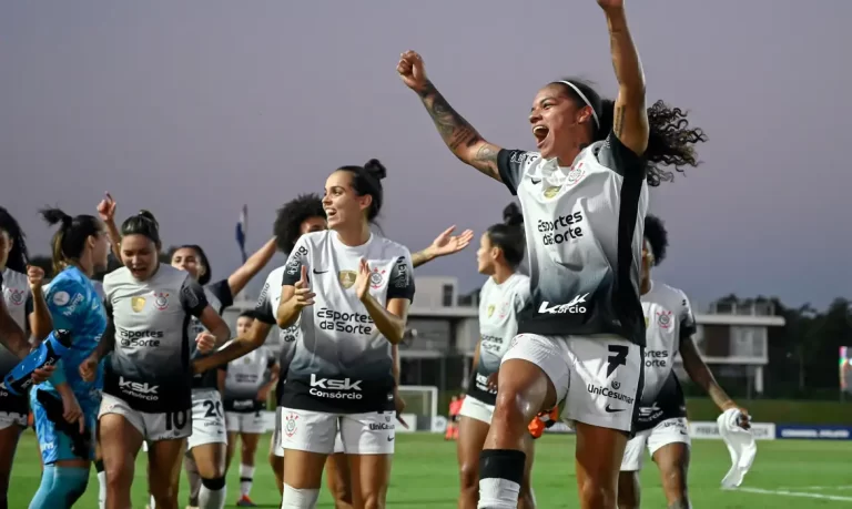 Corinthians bate Olimpia e vai às semifinais da Libertadores Feminina