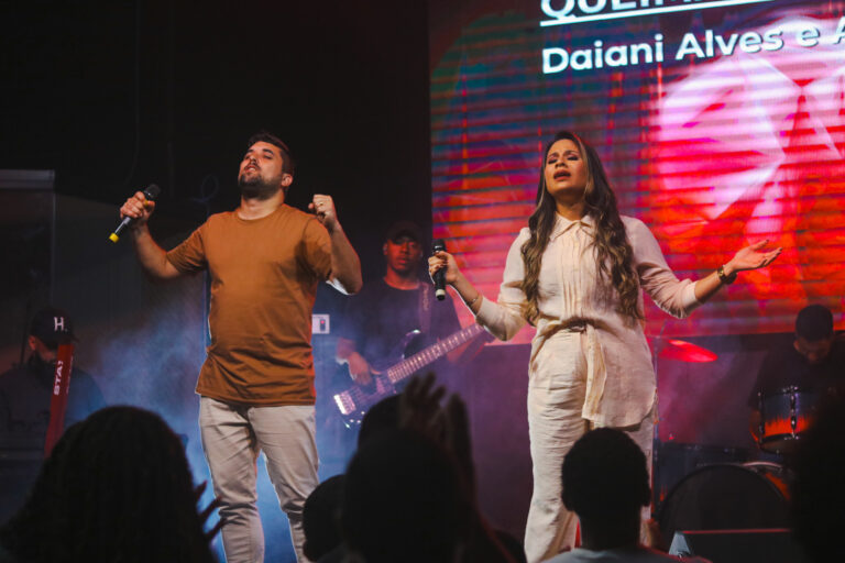 “Queima o Teu Fogo”: Daiani Alves e Alex Xavier Propõem Avivamento Espiritual com Novo Lançamento