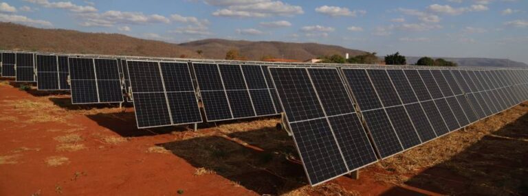 Energia solar produzida em Minas supera capacidade das três maiores geradoras fósseis do país