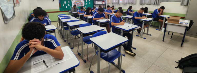 Minas aplica-se nesta quinta-feira (24/4) a segunda etapa do primeiro simulado de preparação para o Enem 2025