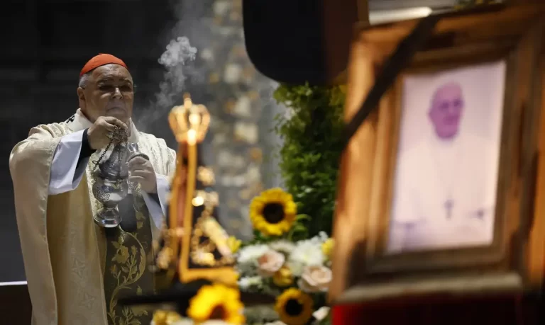 Entenda o conclave, ritual de escolha do novo papa no Vaticano