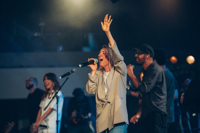 “O Canto das Igrejas” lança a canção “Make Room” na voz do casal Lucas e Evelyn