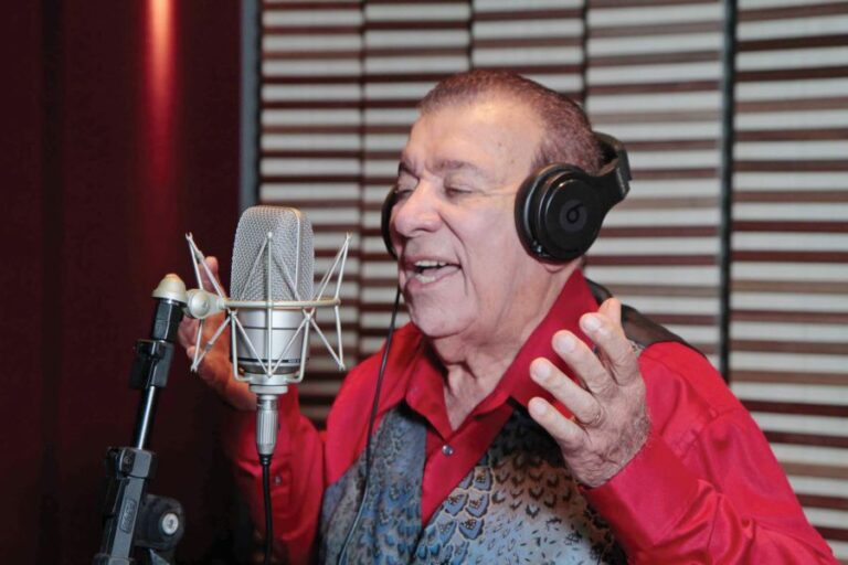 Luiz de Carvalho recebe homenagem com lançamento de coletâneas no mês em que completaria 100 anos