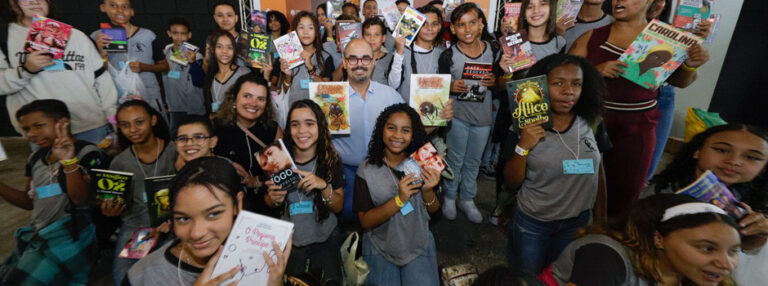 Governo de Minas anuncia Olimpíada de Redação da Rede Estadual durante a Bienal Mineira do Livro