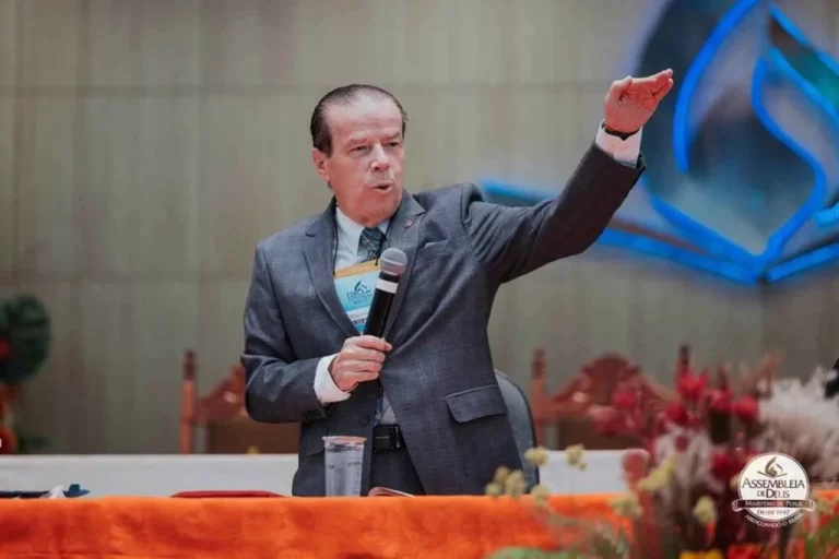 Pastor diz que pregador que torce para time de futebol é “crente de meia tigela”