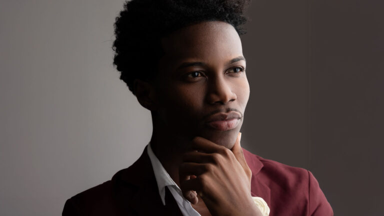 Neemias Coutinho lança a canção “Me Guarda”, proteção e aconchego em Deus