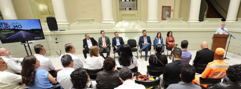 Governo de Minas lança programa de infraestrutura para estimular turismo e recuperar 35 rodovias