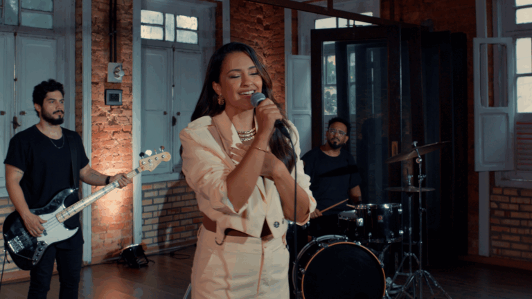 Bruna Martins lança o single “O Nome de Jesus”, atmosfera de adoração profunda