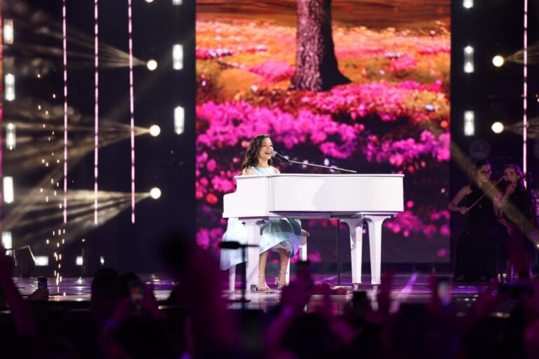 Maria Marçal lança novo single “CURA” e comemora com show no maior festival gospel de Mossoró