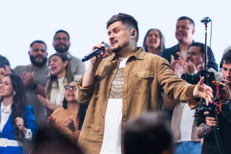 André e Felipe lançam o single inédito “Festa no Deserto”, fé e alegria na medida certa