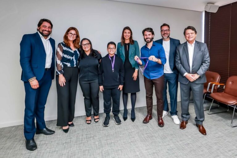 Minas Gerais é o primeiro estado a reconhecer oficialmente o cordão de fita de identificação para pessoas com doenças raras