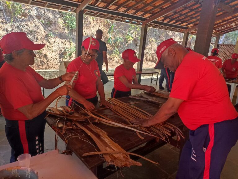 Meio Ambiente promove dia de atividades com Bombeiros Sênior na Estação Ambiental de Peti