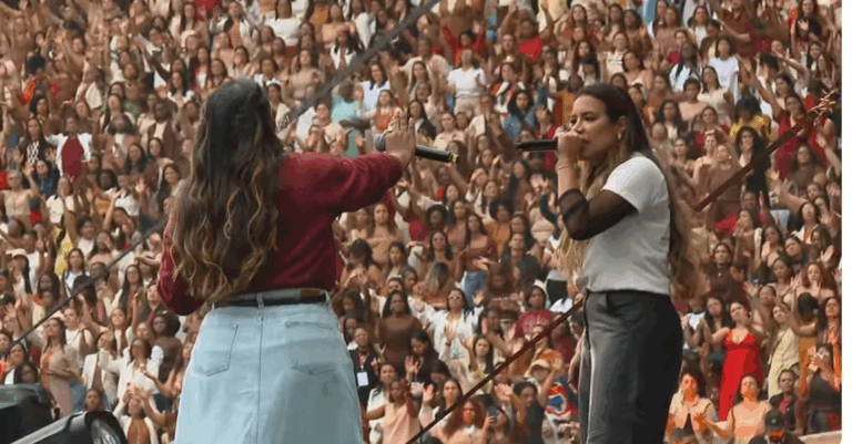 Evento cristão reúne 65 mil mulheres no Maracanã em conferência marcada por louvor, oração e empoderamento