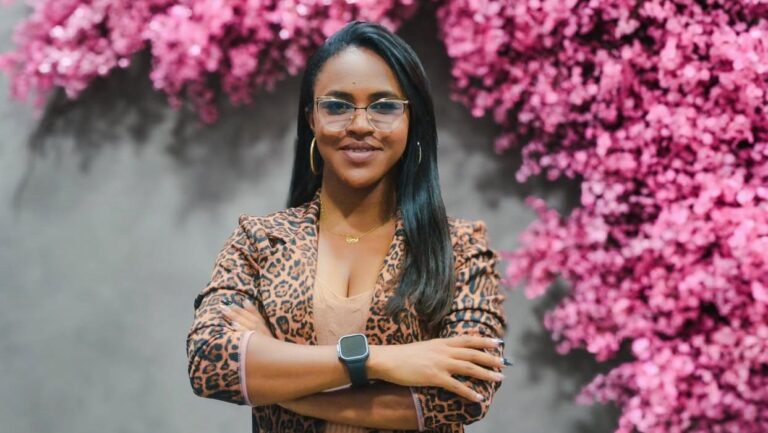 Flávia Oliveira estreia na música com o single “Vão Ter Que Ver”, pela Totality Record